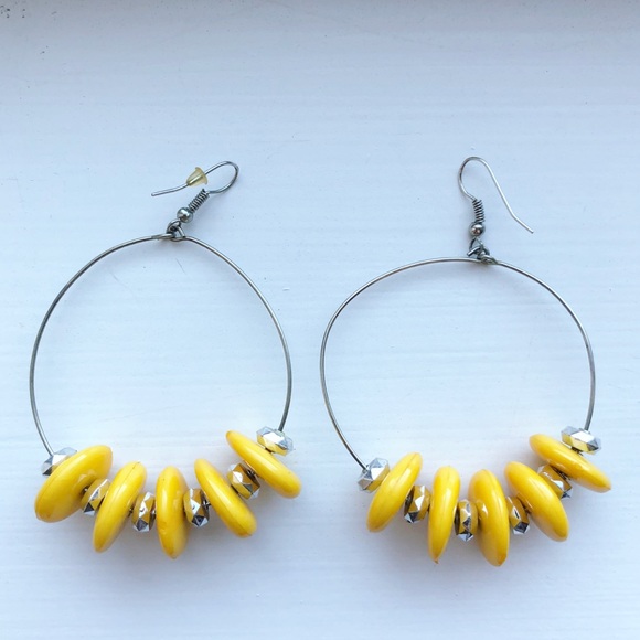Jewelry - Chic yellow & silver beaded drop hoop earrings